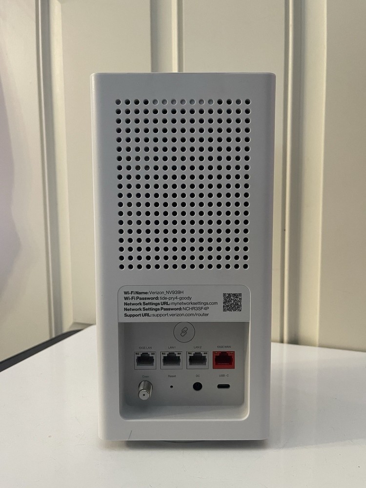 Verizon Router - CR1000B Router + Power Cable