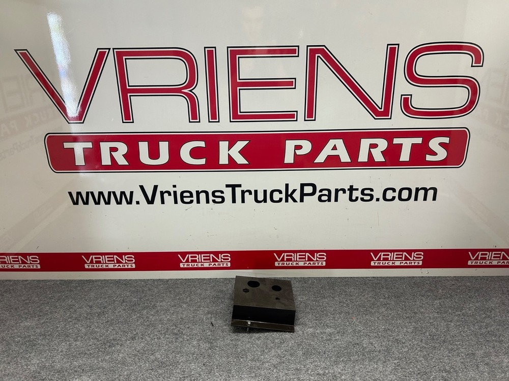 KENWORTH S22-1212-401 PANEL-KICK TRIM