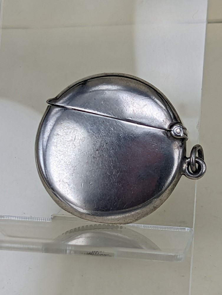1912 unusual moon shaped solid silver vesta fob case