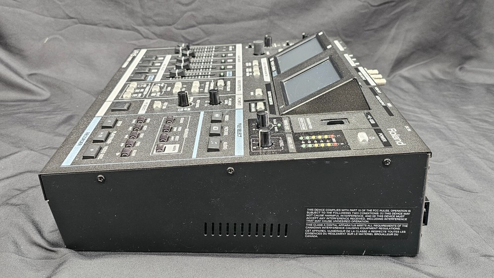 Roland VR-5 AV Mixer & Recorder - READ DESCRIPTION