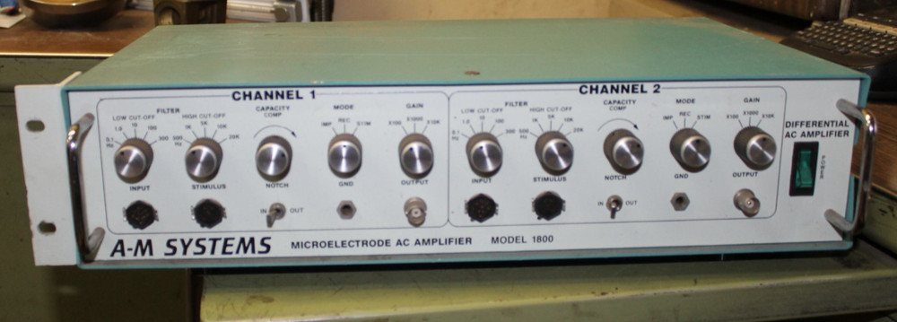 A-M Systems MODEL 1800 differential AC amplifier