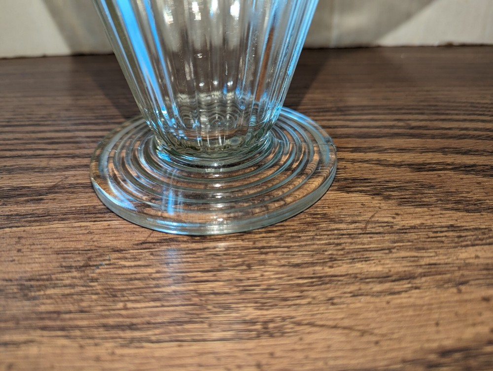 Vintage Jeannette "Adam" 32 oz Pitcher 8"