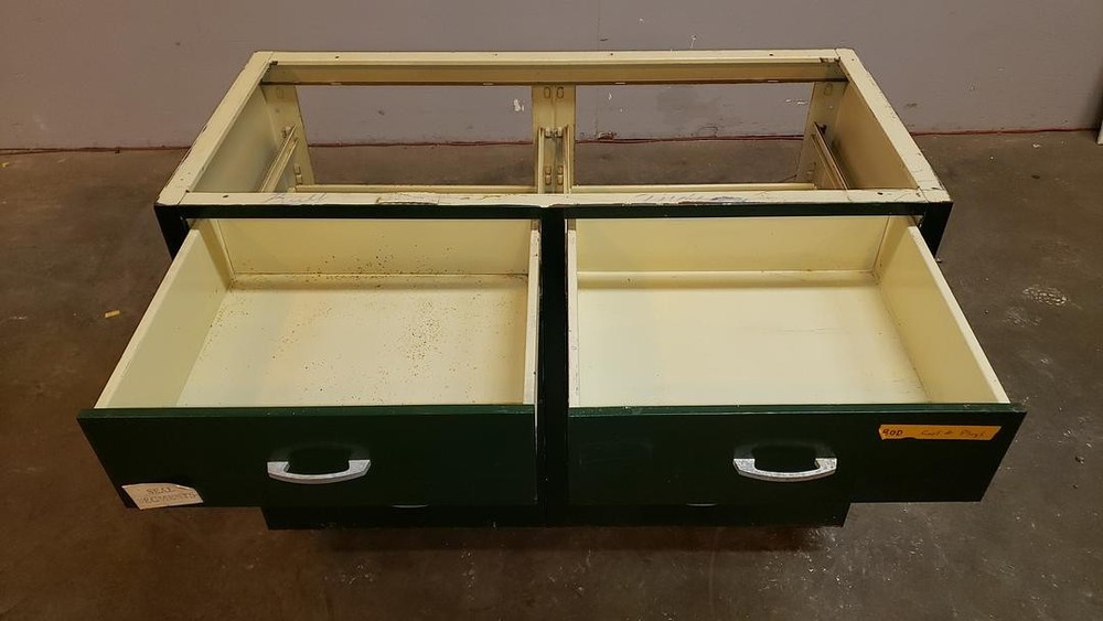 4' Kewaunee Casework 8 Drawers(S6LLST11370)