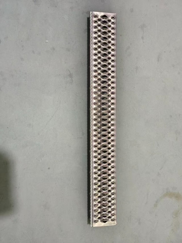 Front Step Kick Panel long 4-3/4" For Kenworth T480