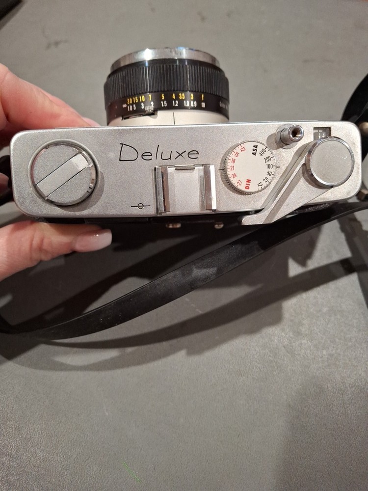 Konica Deluxe 40mm Camera