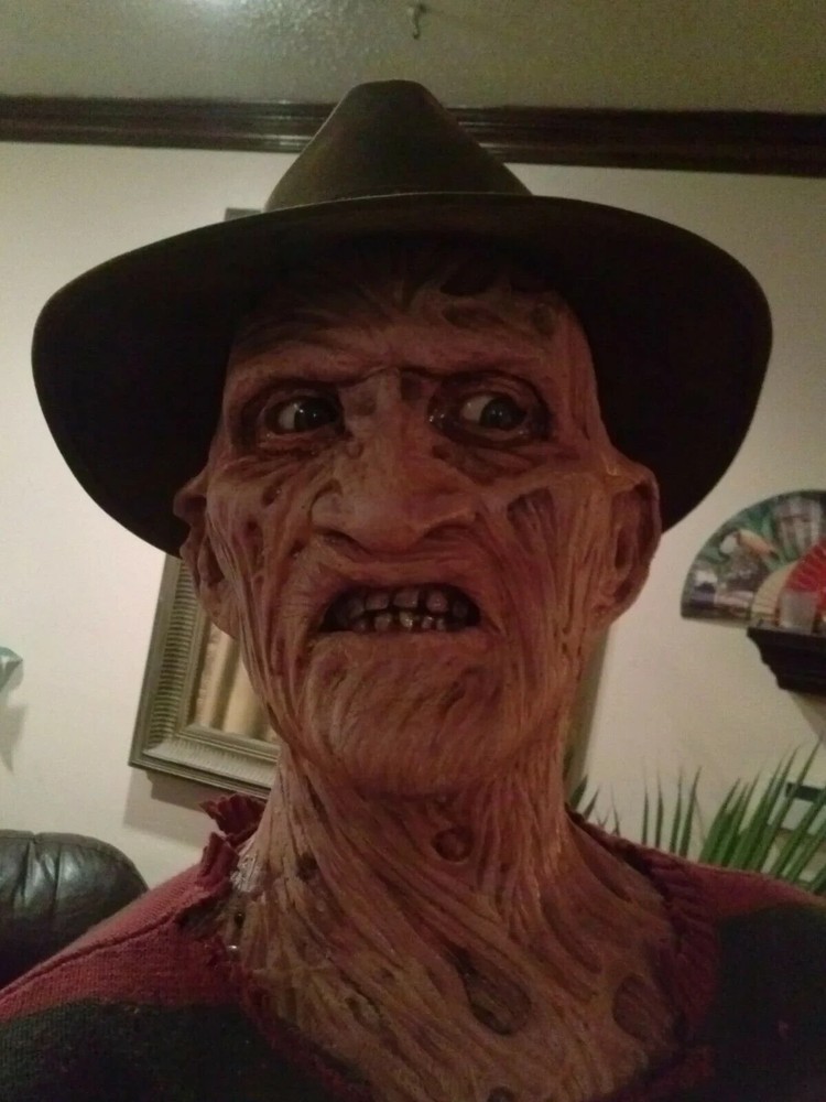 FREDDY KRUEGER bust life sized prop statue