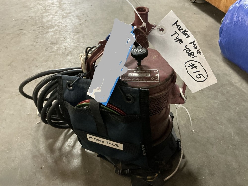 Mole Richardson Mighty Mole Type 4081 MoleQuartz 1000W Stage Light 14028