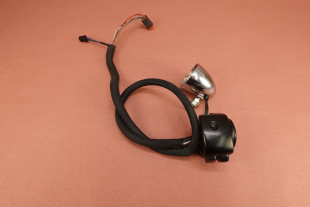 2005-2006 Harley Davidson FXDWGI Dyna Wide Glide Right Control Switch & Blinker