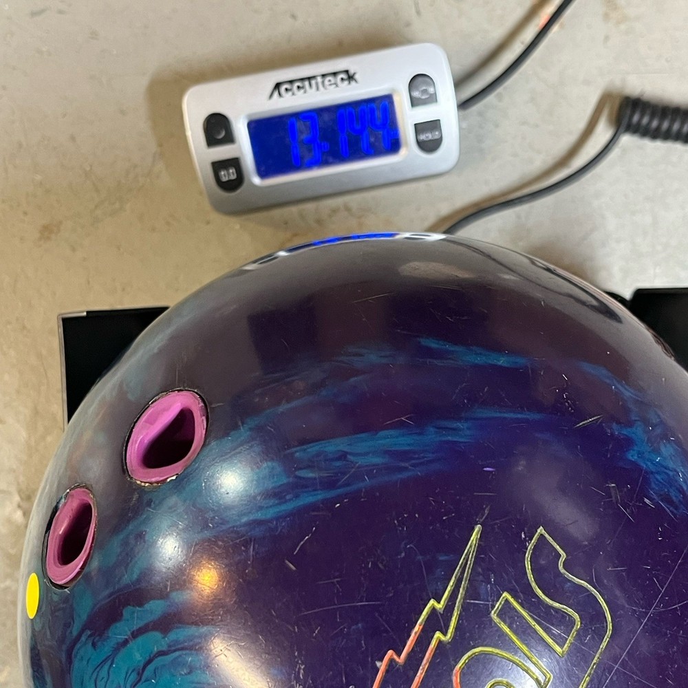 Storm Jolt Bowling Ball 14 lbs