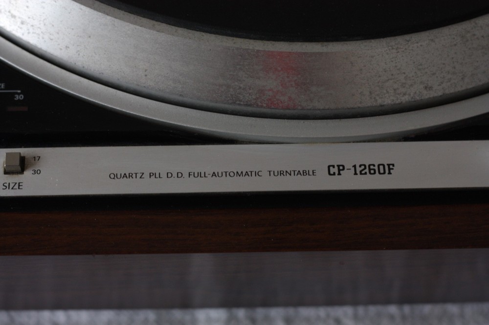 ONKYO CP-1260F QUARTZ Direct Drive Fully Automatic Turntable