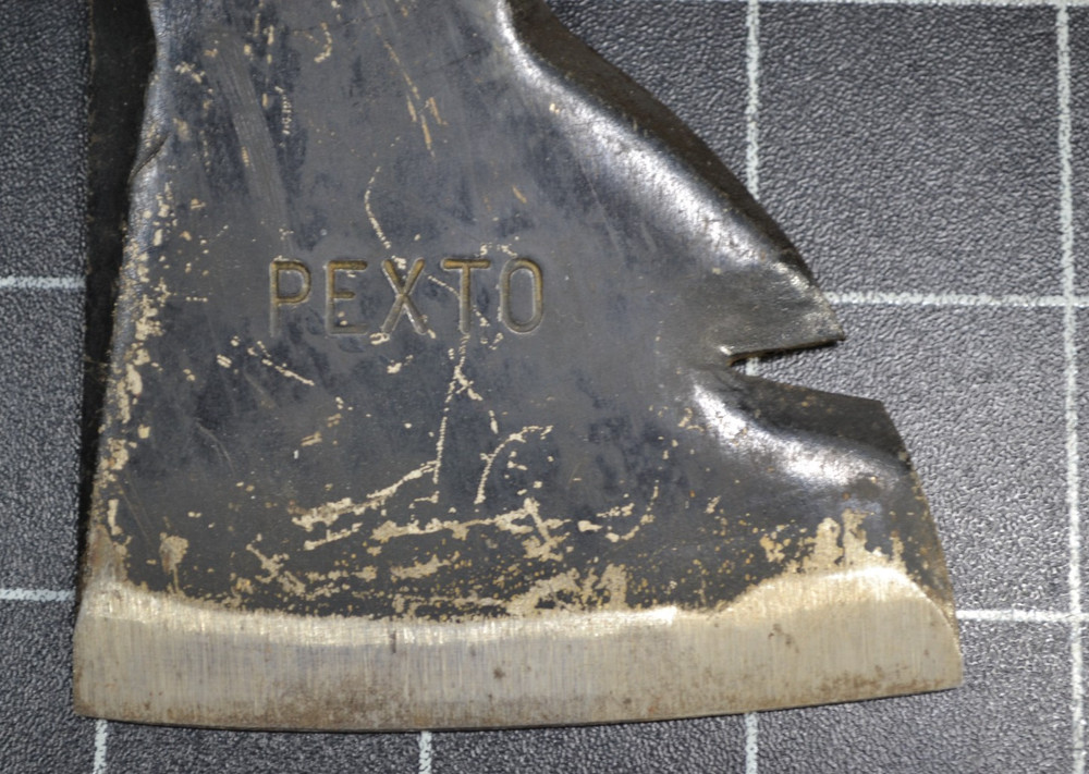 PEXTO - HALF HATCHET - NICE LOGO ON HANDLE - ALL ORIGINAL