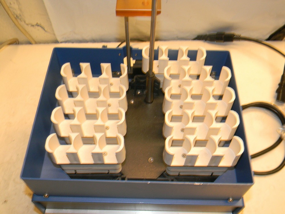 Sievers TOC 800AS Autosampler, Missing a Few Sample Holders, Sold As Is