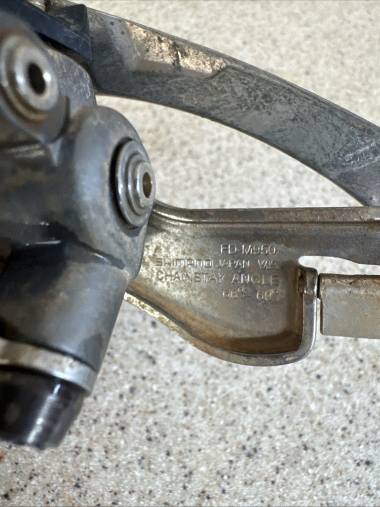 Shimano XTR FD-M950 Front Derailleur 31.8 Bottom Pull
