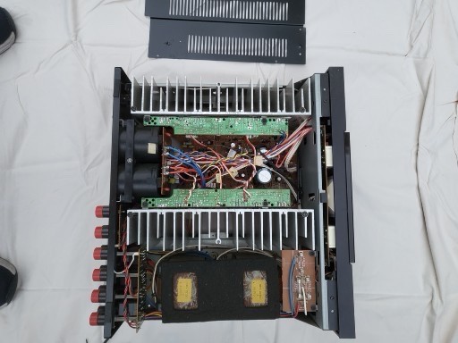 Yamaha M80 power amp