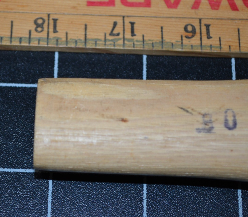 CHALLENGE - TURNER, DAY & WOOLWORTH - BLACKSMITH / SLEDGE HAMMER HANDLE - NOS