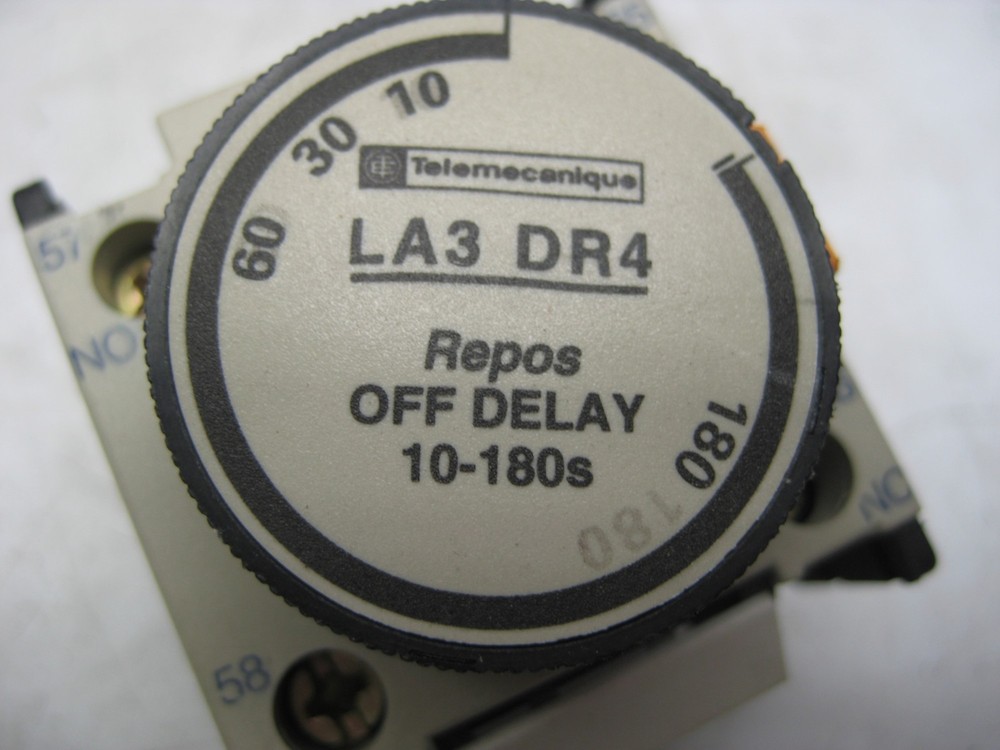 TELEMECANIQUE LA3DR4 TIMER MODULE NSNP