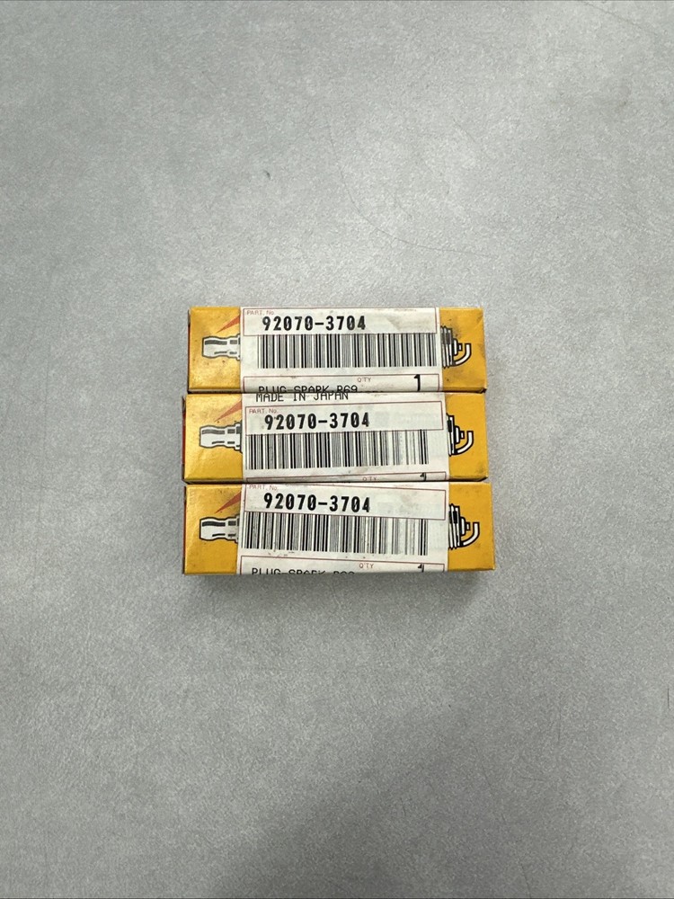 NOS NGK SPARK PLUG R6918C-9 3 PACK