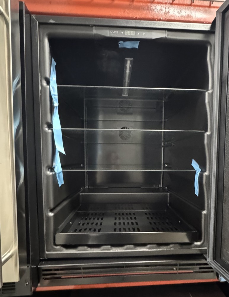 U-Line 1 Class UHRE124IS01A 24 Inch Compact Refrigerator