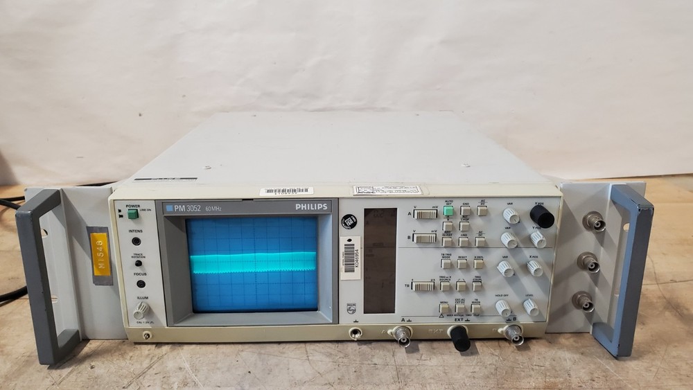 PHILIPS / FLUKE PM 3052 OSCILLOSCOPE - WORKS, READ