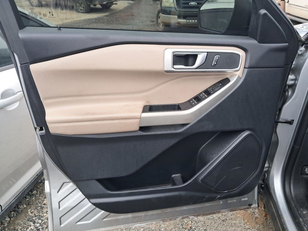 Fuse Box Engine Base With Tow Package Fits 20-24 EXPLORER 4888782