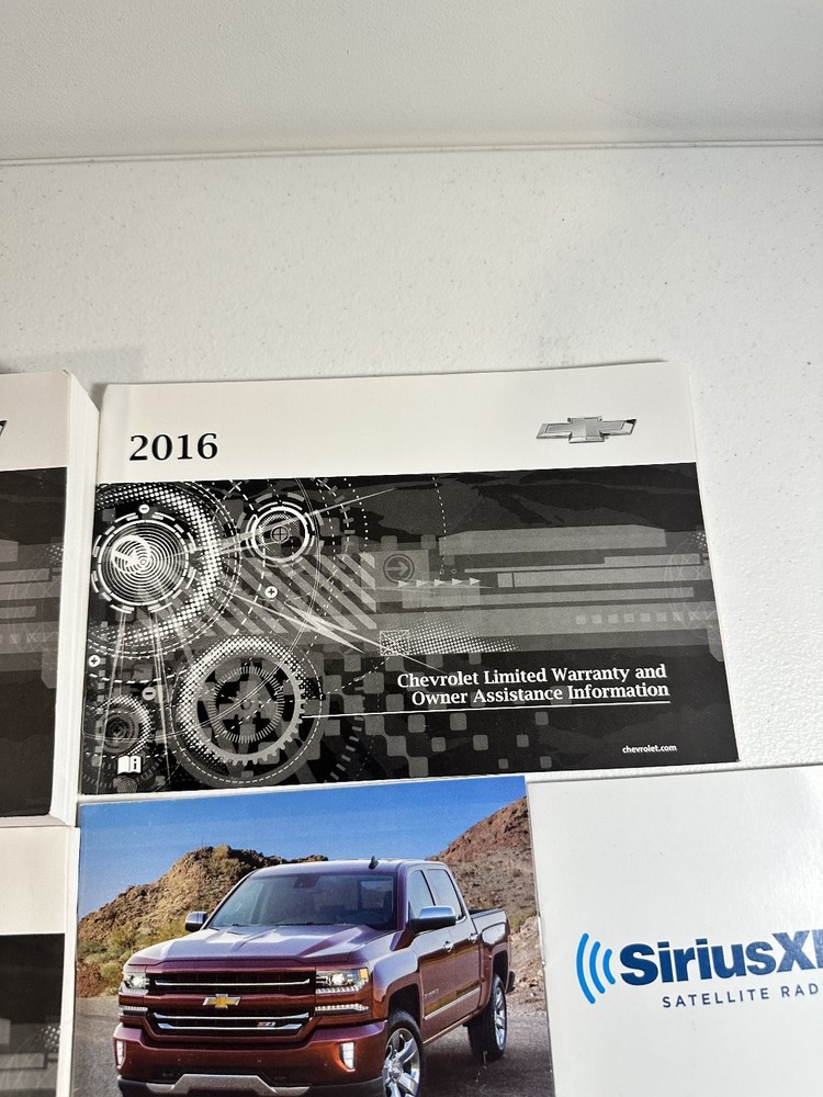 2016 Chevrolet Silverado Owners Manuals Set
