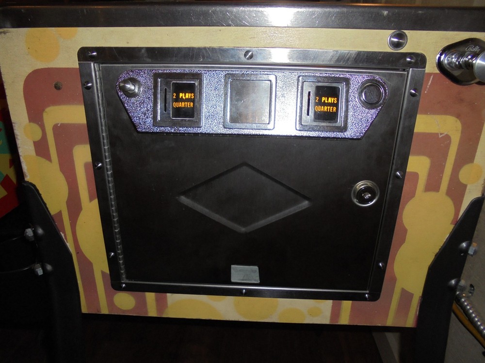 Bally 1976 Old Chicago Pinball Machine!