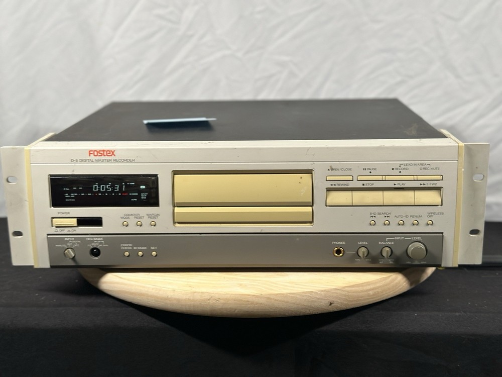 Fostex D-5 Digital Master Recorder Rack Mount Tested-Powers On