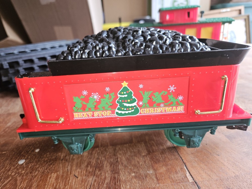 DISNEY G SCALE CHRISTMAS TRAIN - Untested