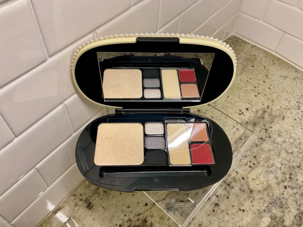 MAC KEEPSAKES Smoky Face Palette