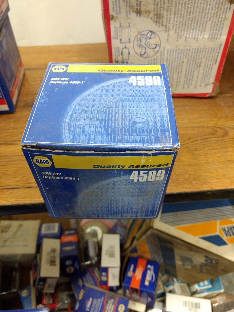 WAGNER NAPA  LIGHT 28V 4589