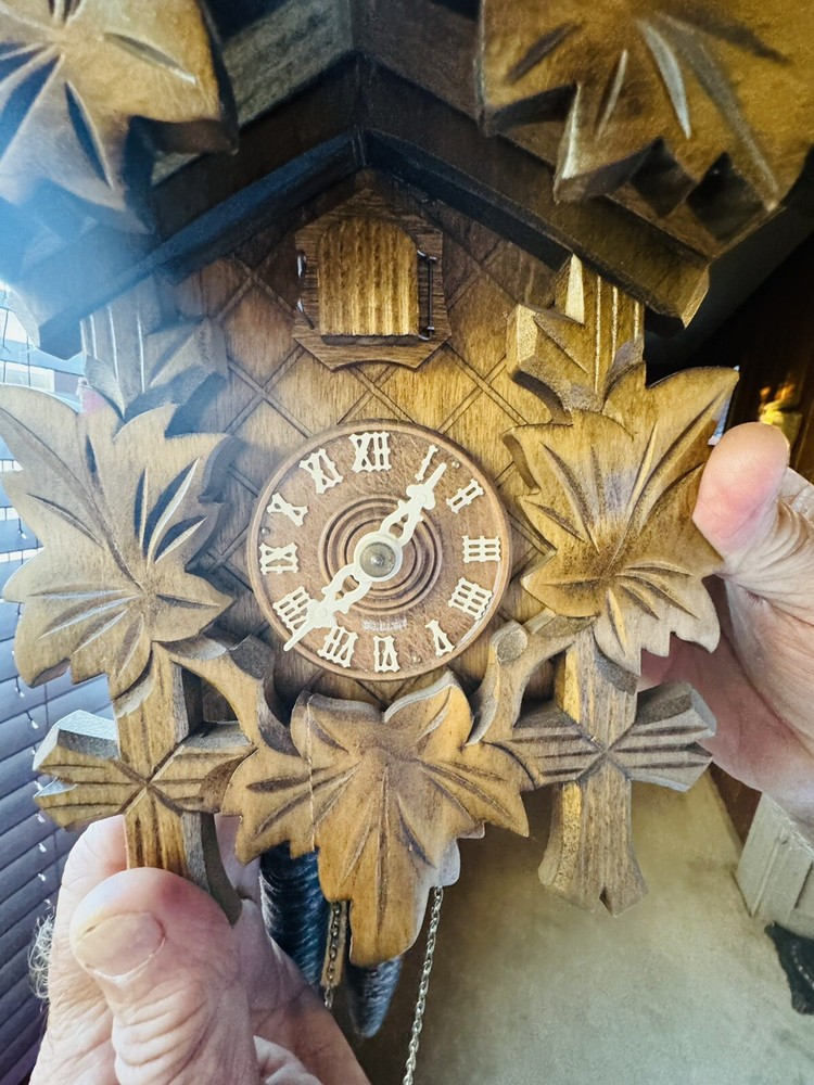VINTAGE GERMANY Black Forest CUCKOO CLOCK