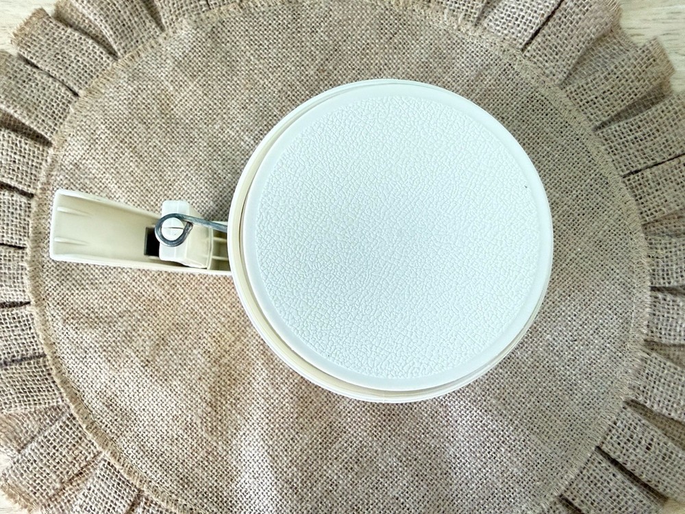 EKCO Hand Held 3-Cup Sifter With Lid-Off White-EUC