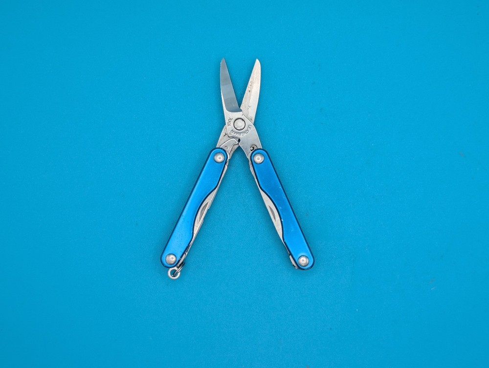 Leatherman Squirt S4 Multi-Tool, Key Ring, Retired, BLUE!