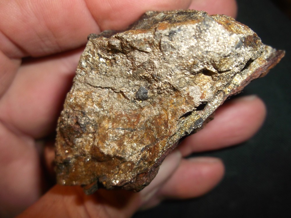 gold silver copper ore, 147 grams samples ,ore high grade .this is not