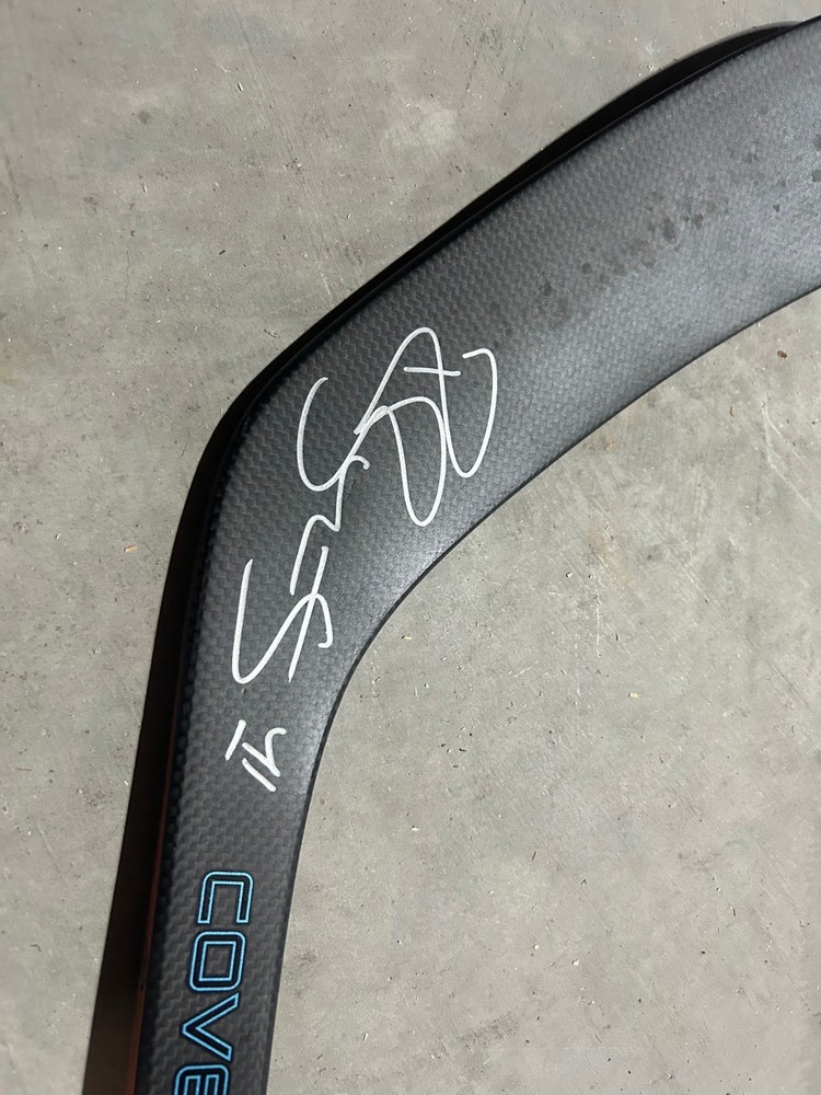 Warrior Covert QR1 RH Signed by Robert Bortuzzo