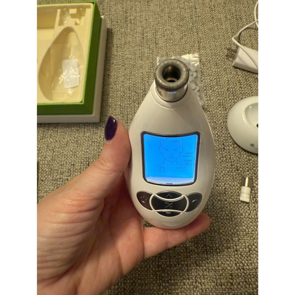 Microderm GLO Diamond Microdermabrasion Machine Suction Tool Exfoliator