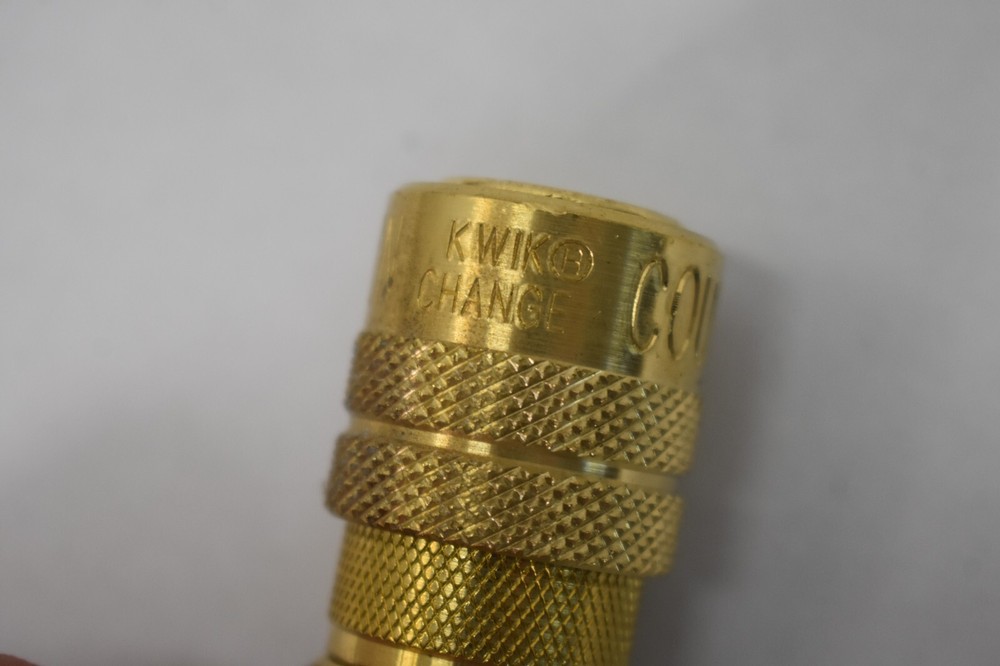Milton 3/4" Kwik Change Coupler M Style Series Assembly Plug x 1/2"