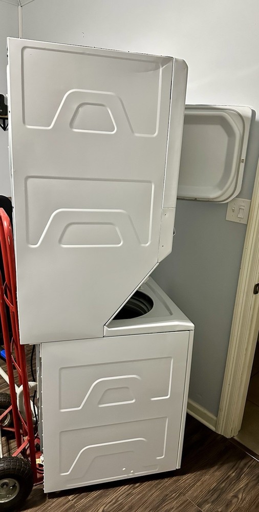 GE Unitized Spacemaker 2.3 Cu Ft Washer 4.4 Cu Ft Electric Dryer Combo