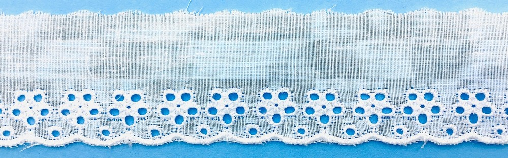 Trimplace White 1-1/2" Eyelet Edge - 18 Yards