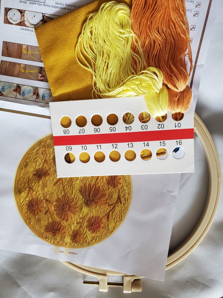 "Gold Daisies" Embroidery Kit with 7" Hoop