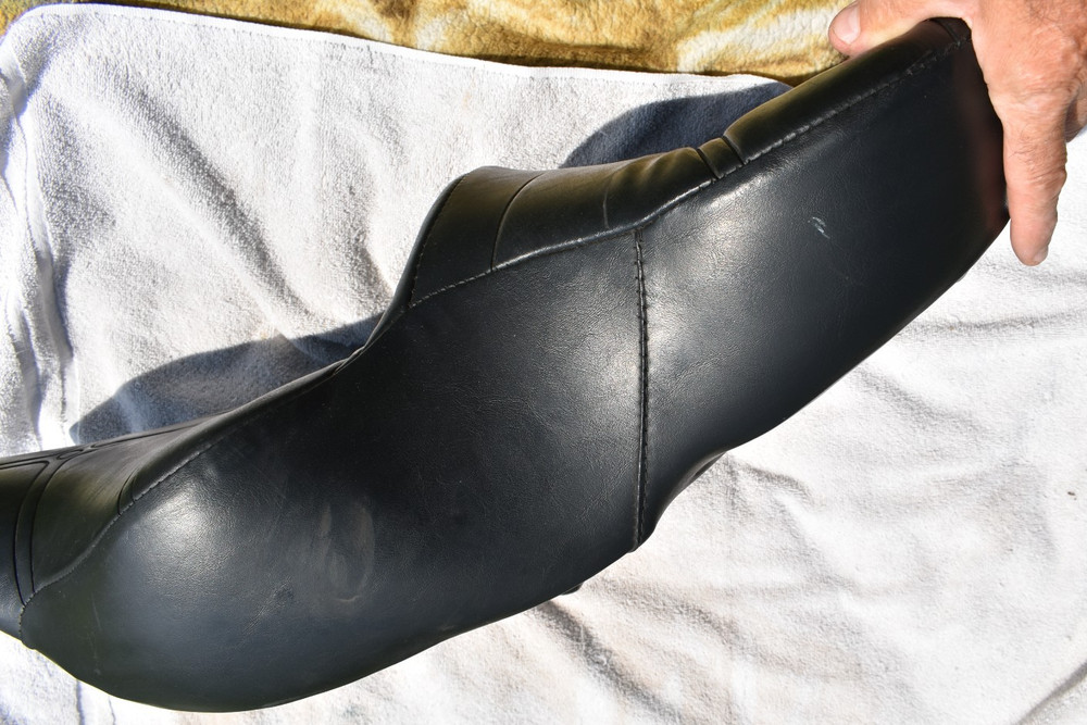 Harley Davidson Shovelhead / Evolution Touring Seat PN 52151-83 - 86
