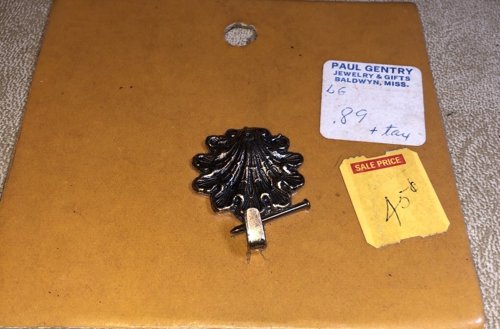 Vintage Solid Brass Shell Shaped Keys Hook Wall Hanger