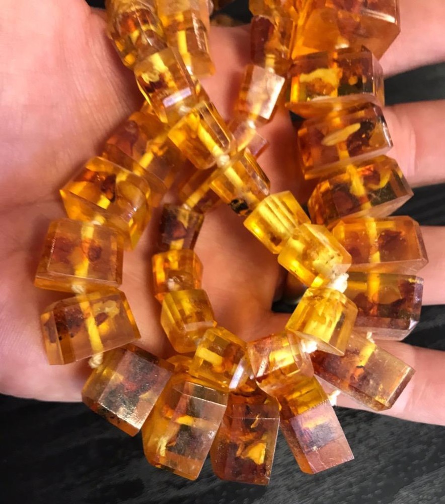 VINTAGE CUBE CUT HONEY AMBER 30" NECKLACE.