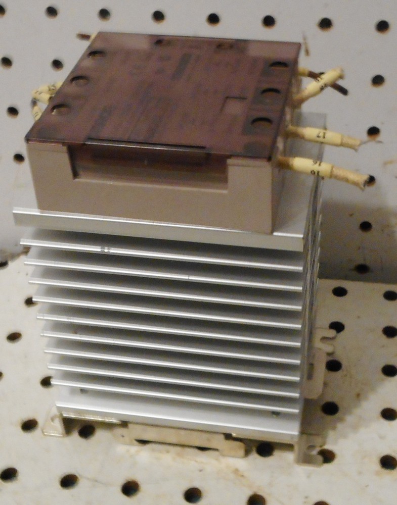 USED OMRON G3PB-225B-3N-VD SOLID STATE CONTACTOR