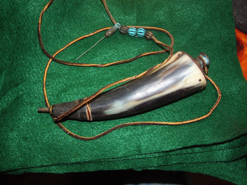 Horn, Black Powder, Primitive, NICE Flask Muzzleloading Hunting 7 X 2 in.