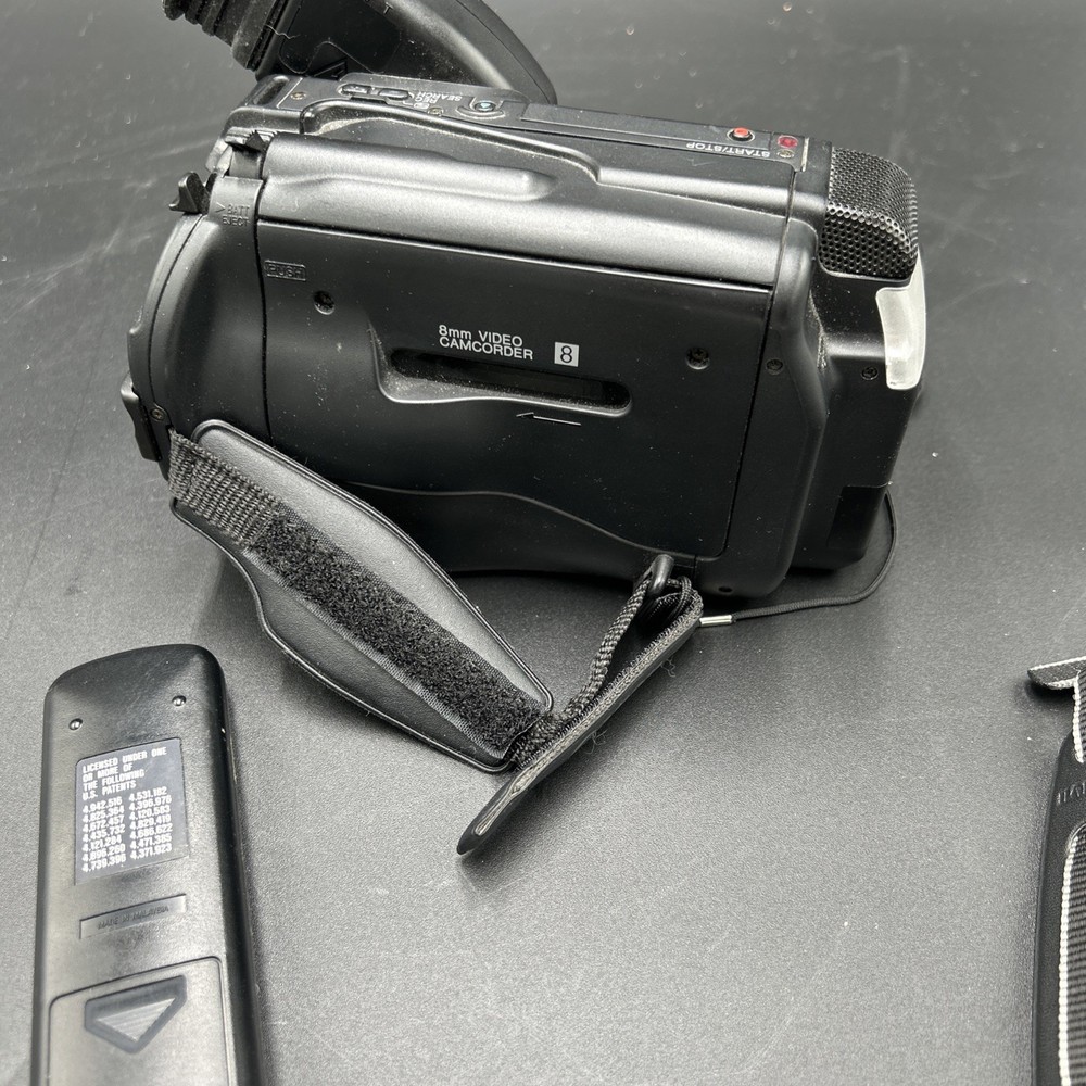 Canon ES800A Optical Image Stabilizer LCD 8mm Video Camcorders UNTESTED !!