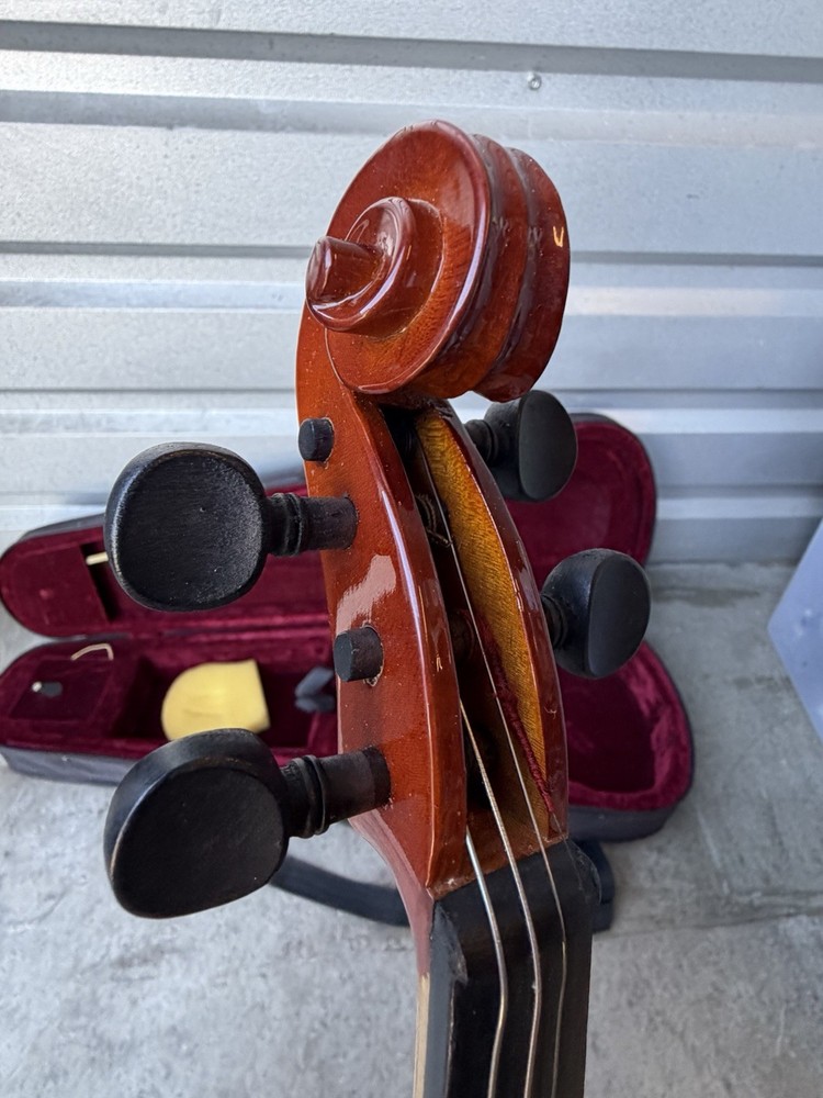 Rosetti Model 4/4 Violin w Carry Case