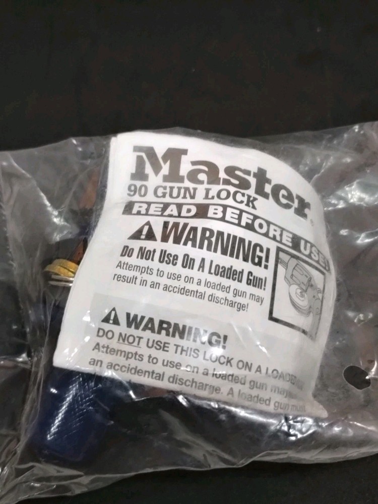 Master Lock 90 Gun Lock Trigger Lock with 2 keys - Unopened