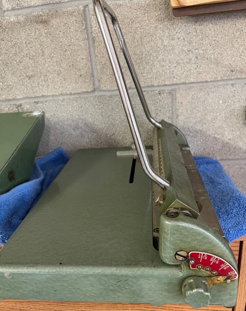 GBC Plastic Comb Binding System. BOTH machines. Model 12-D EXCELLENT