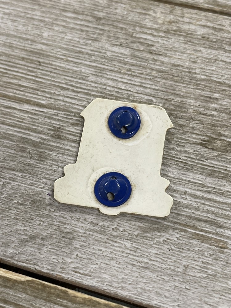 Vintage ‘Varatus et Vigilans’ Shield Button